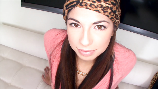 Соблазнительная студентка: страсть крупным планом