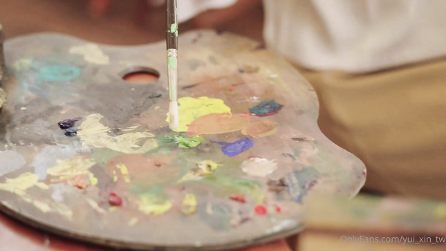 Художница бросила кисточку и дала во влагалище